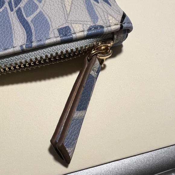 Anne Klein wristlet - Picture 3 of 4